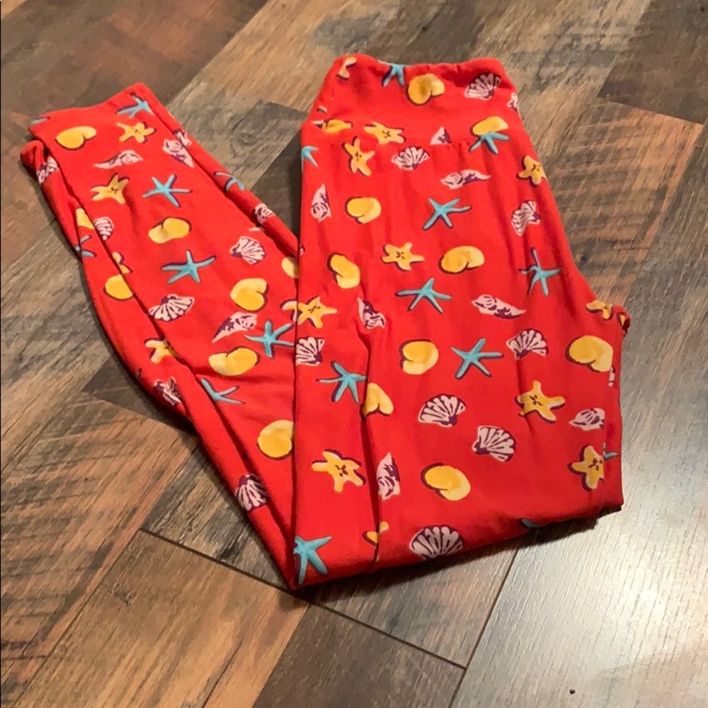 Seashell Lularoe Leggings🌴
